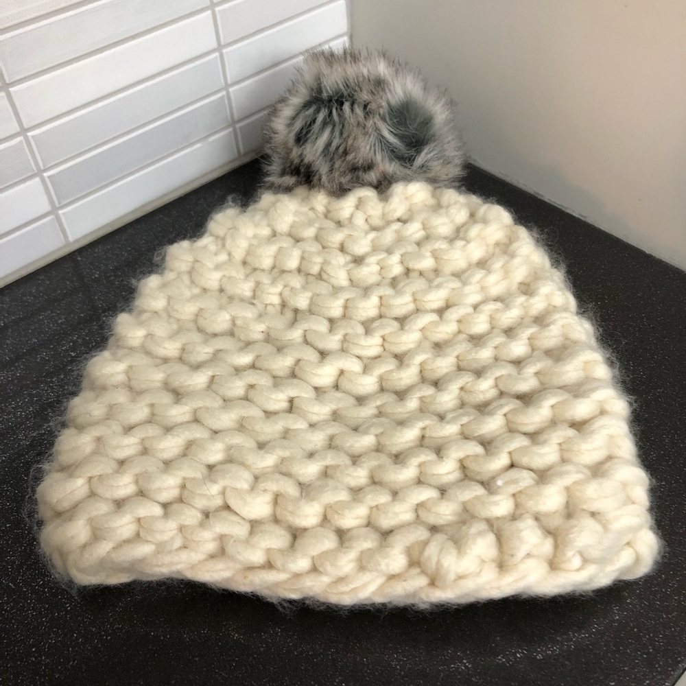 EUC Love & Lore women’s toque